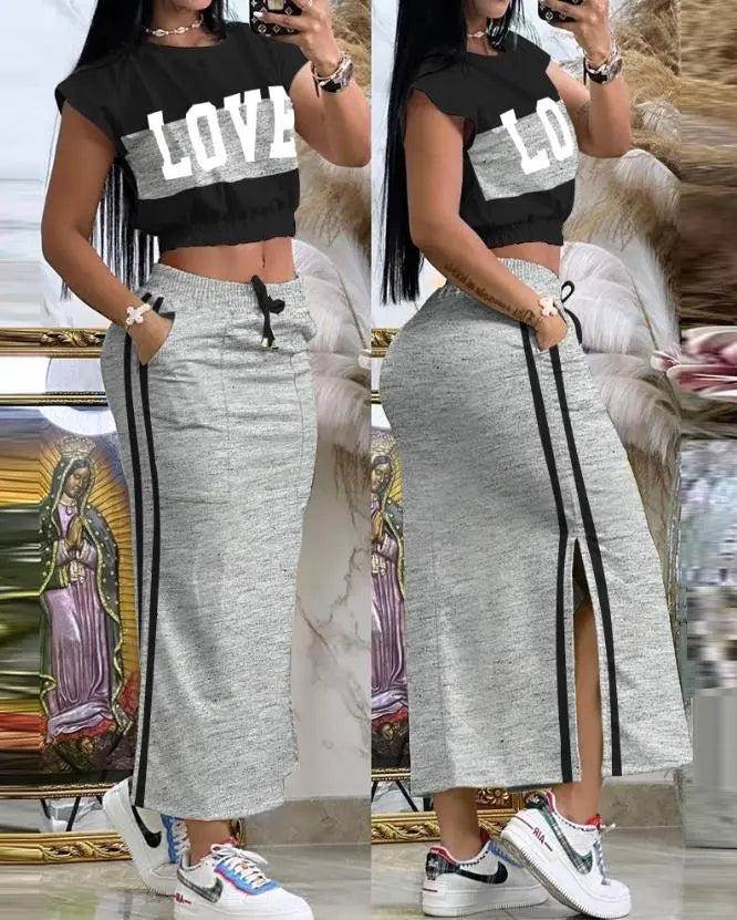 חליפת חצאית LOVE - DONNA