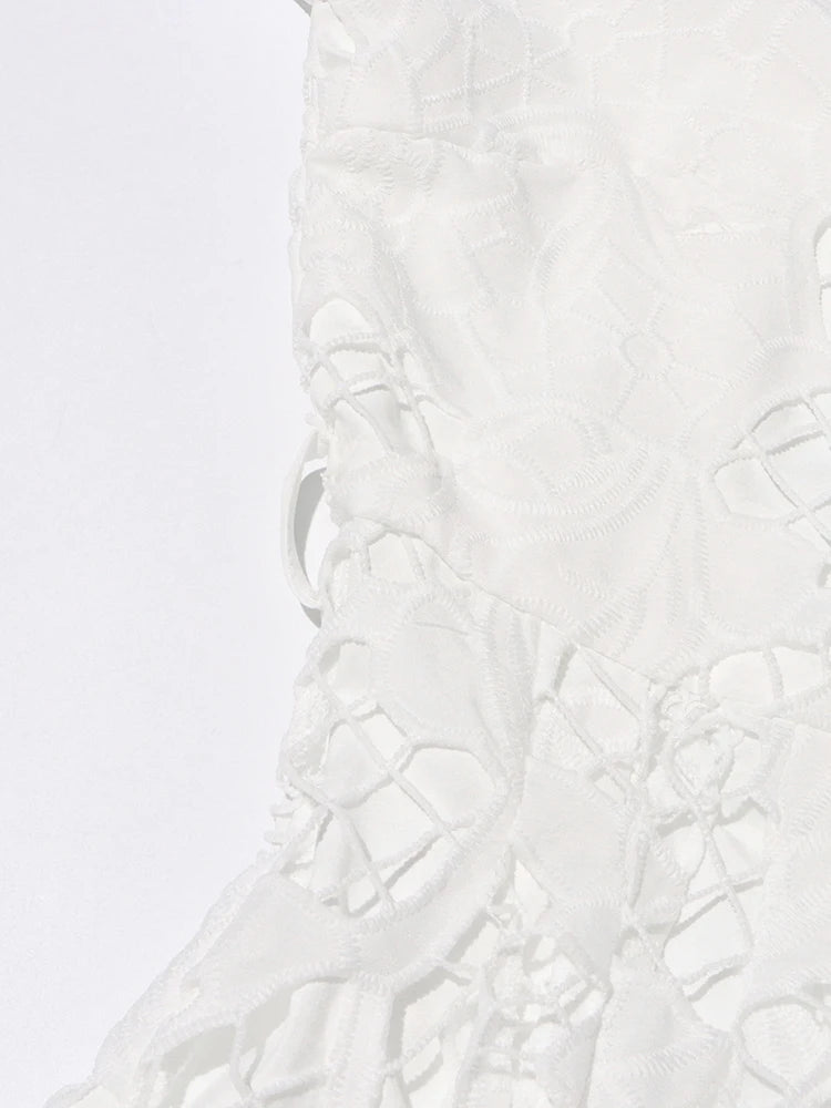 donnafashion.co - אופנת נשים - שמלות - שמלה לבנה אלומה